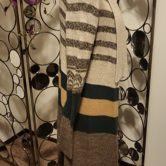 Romeo and Juliet Couture Cardigan - Picture 5 of 6